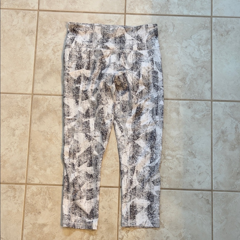 Joe Fresh Monochrome Abstract Leggings